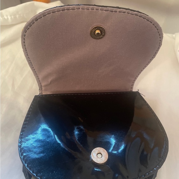 NWOT Hello Kitty Black and Gold Crossbody Bag - Picture 6 of 11